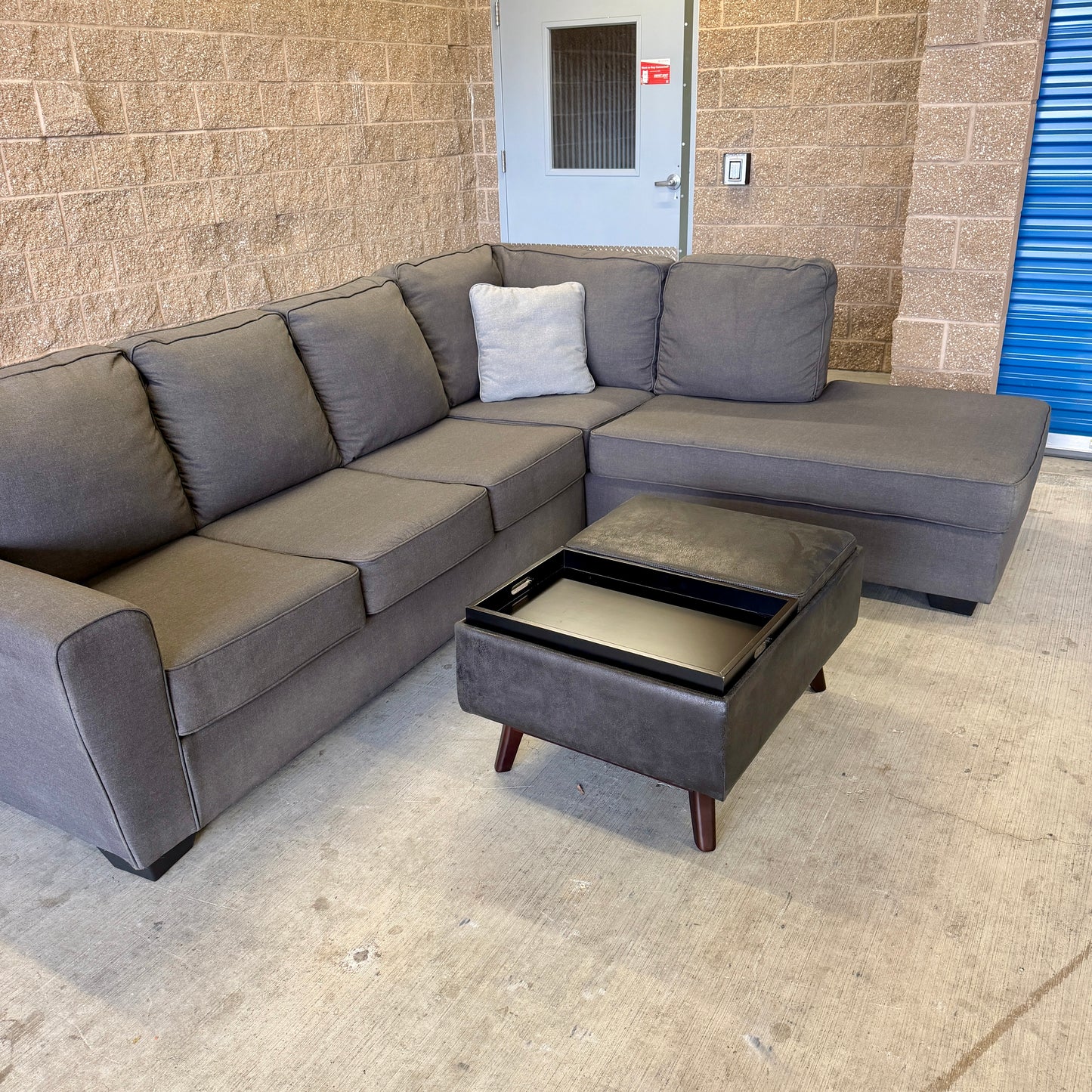 Gray Ashley L Sectional w/Storage Ottoman w/Reversible Lids