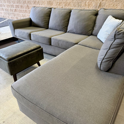 Gray Ashley L Sectional w/Storage Ottoman w/Reversible Lids