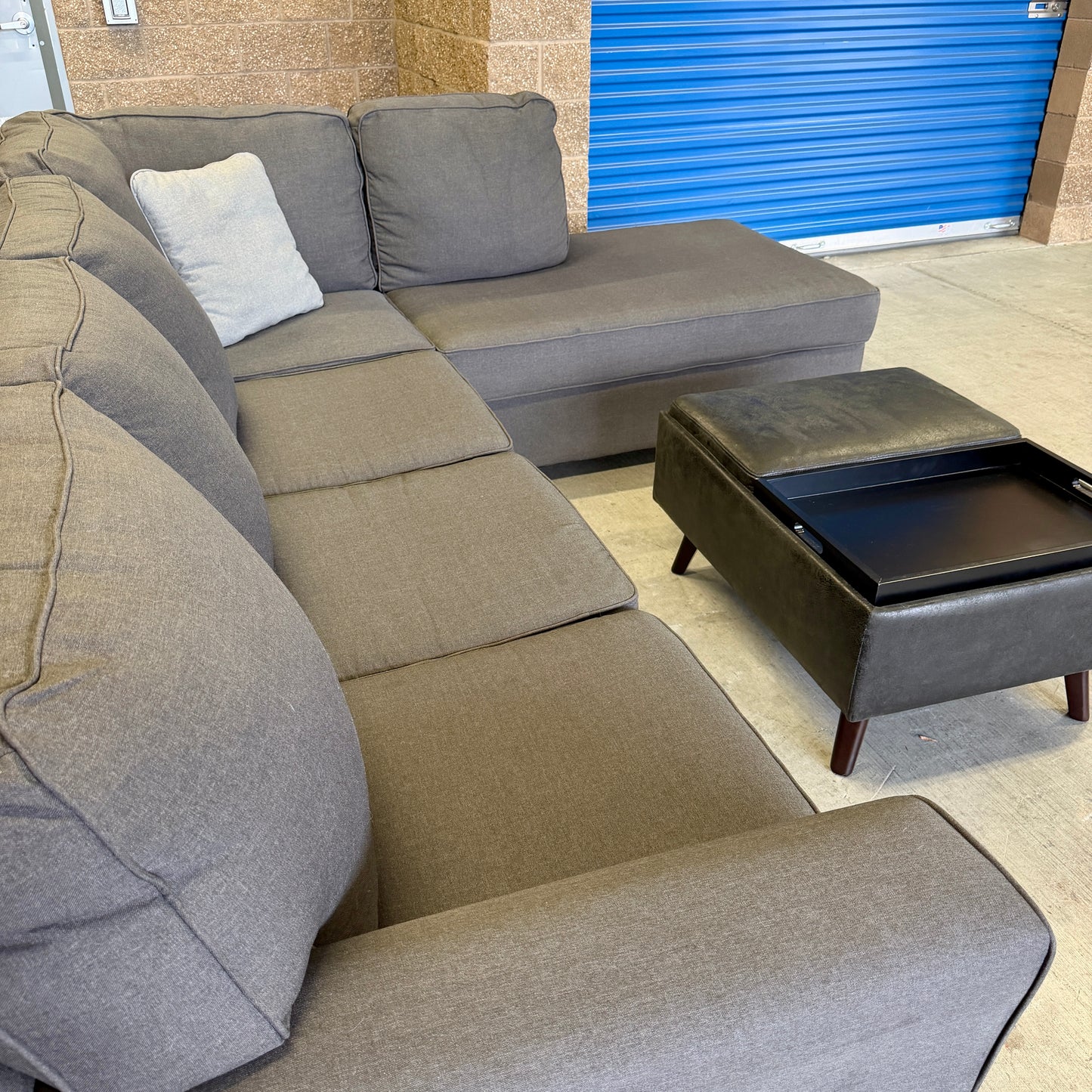 Gray Ashley L Sectional w/Storage Ottoman w/Reversible Lids